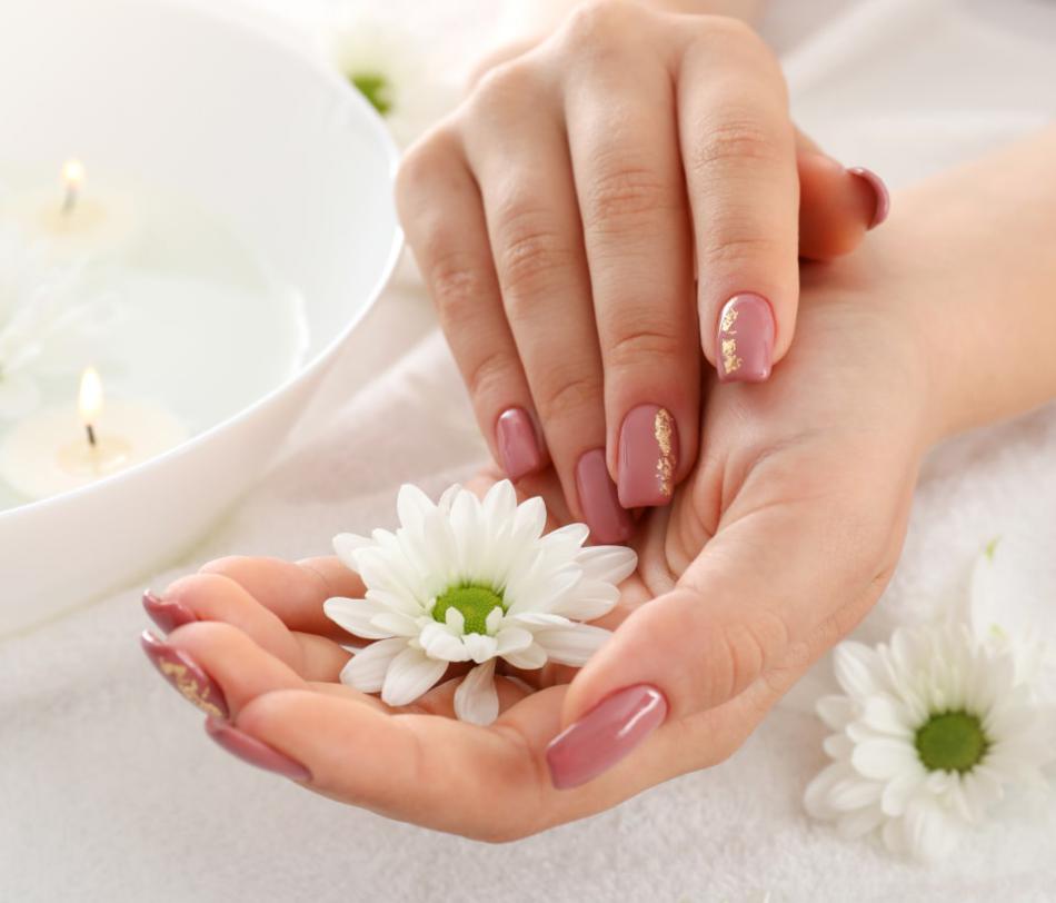 Hãy cùng REN NAIL chắm sóc đôi tay bạn